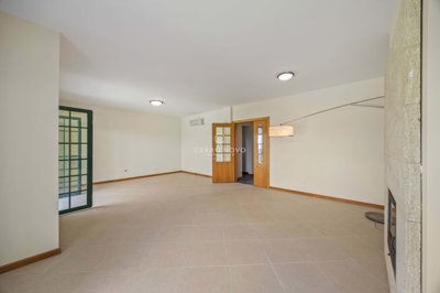 2419-152760-d4a7072701644bd18f6c9ffe77b802fa4