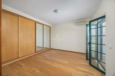 2419-152760-d4a7072701644bd18f6c9ffe77b802fa4