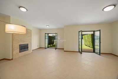 2419-152760-d4a7072701644bd18f6c9ffe77b802fa4