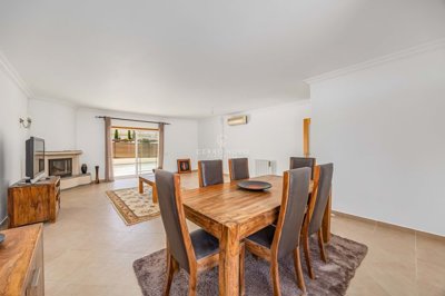 2419-308799-d4a7072701644bd18f6c9ffe77b802fa4