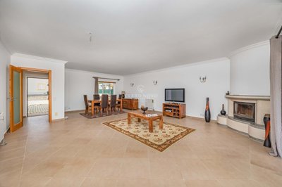 2419-308799-d4a7072701644bd18f6c9ffe77b802fa4