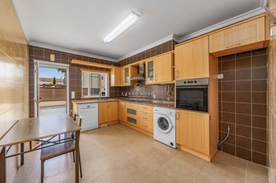 2419-308799-d4a7072701644bd18f6c9ffe77b802fa4