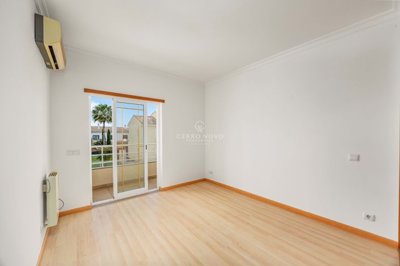 2419-308799-d4a7072701644bd18f6c9ffe77b802fa4