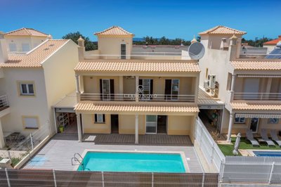 2419-308799-d4a7072701644bd18f6c9ffe77b802fa4