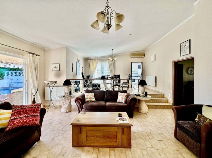 Image No.10-Villa de 4 chambres à vendre à Albufeira