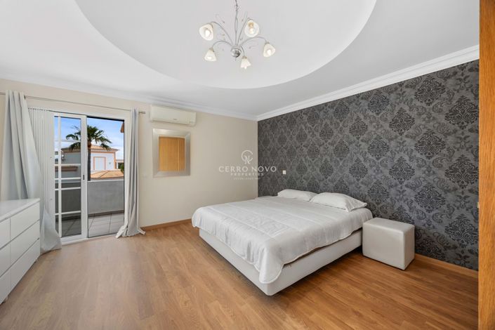 Image No.20-2 Bed Villa for sale