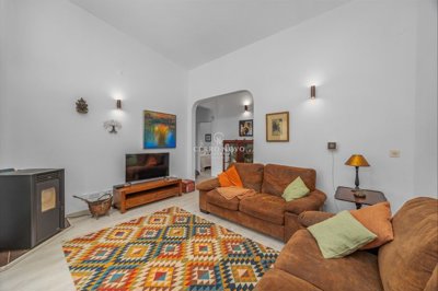 2419-350727-d4a7072701644bd18f6c9ffe77b802fa4