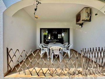 2419-352284-d4a7072701644bd18f6c9ffe77b802fa4