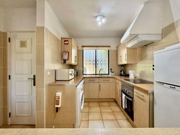 2419-352284-d4a7072701644bd18f6c9ffe77b802fa4