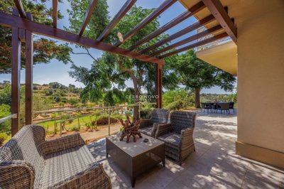 2419-356635-d4a7072701644bd18f6c9ffe77b802fa4