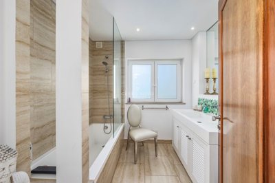 2419-356354-d4a7072701644bd18f6c9ffe77b802fa4