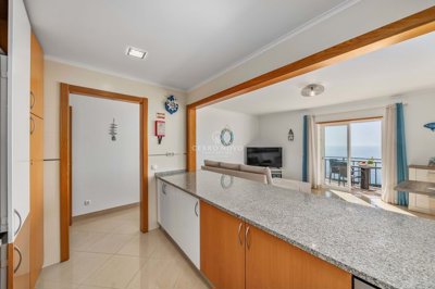 2419-356632-d4a7072701644bd18f6c9ffe77b802fa4