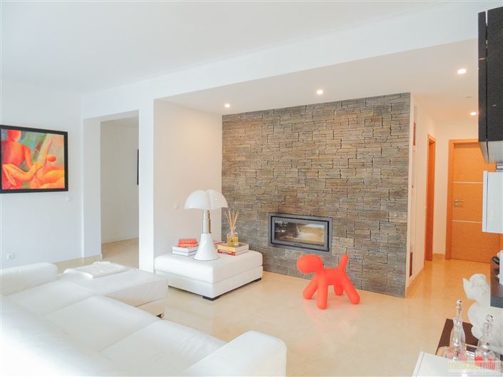 Image No.2-Maison de 4 chambres à vendre à Lagos