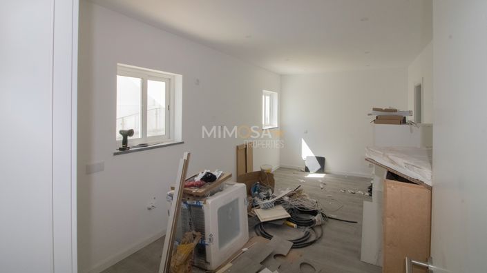 Image No.7-2 Bed Flat for sale