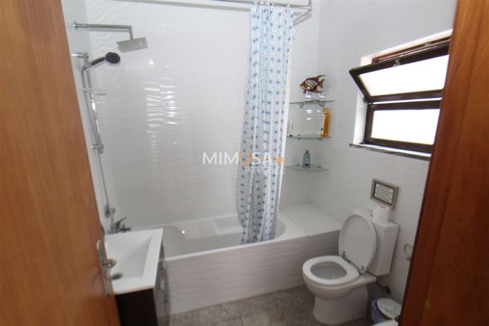 Image No.6-Propriété de 3 chambres à vendre à Alvor