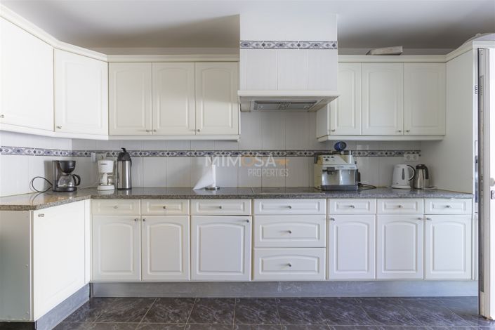 Image No.10-7 Bed House for sale