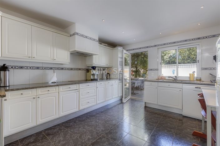 Image No.11-7 Bed House for sale