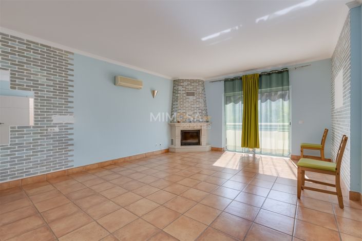 Image No.12-3 Bed Flat for sale