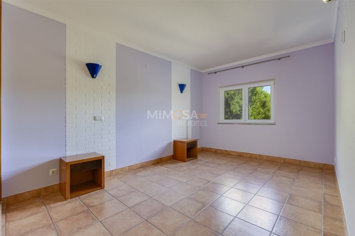 Image No.17-3 Bed Flat for sale