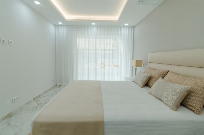 Image No.19-4 Bed Flat for sale