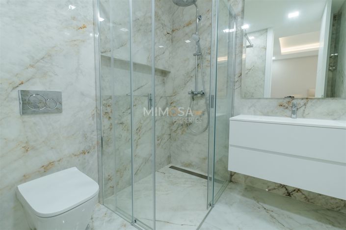 Image No.20-4 Bed Flat for sale