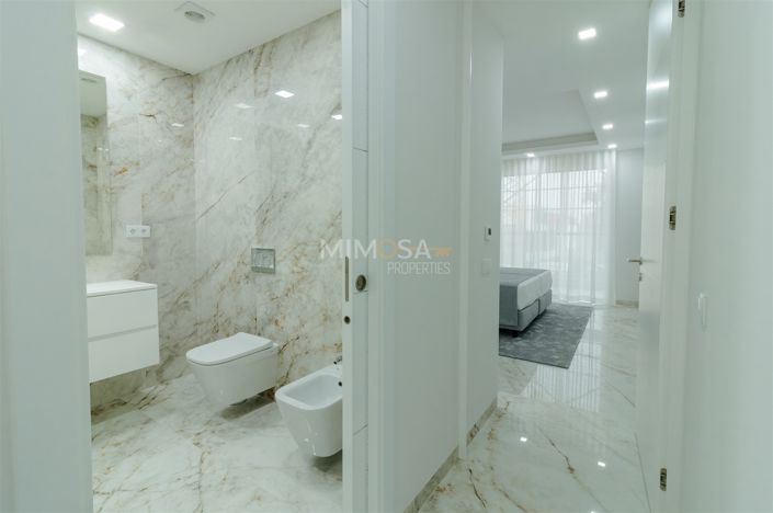 Image No.7-4 Bed Flat for sale