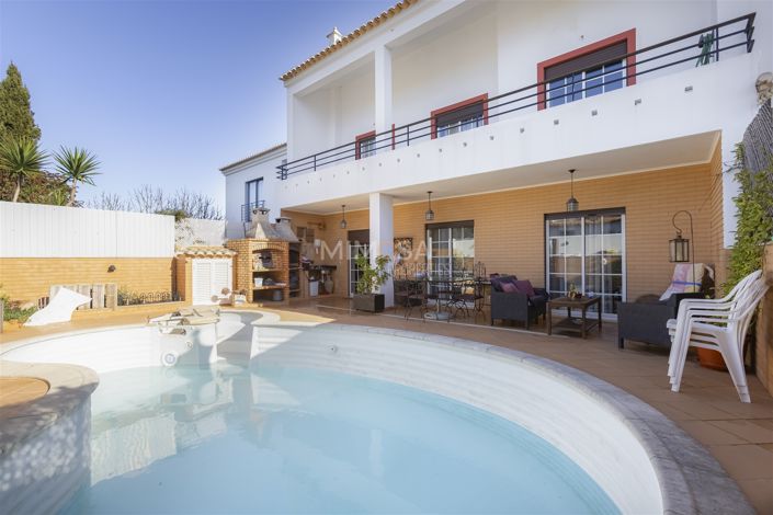 Image No.2-Maison de 3 chambres à vendre à Lagos