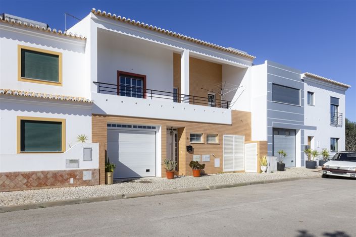 Image No.3-Maison de 3 chambres à vendre à Lagos