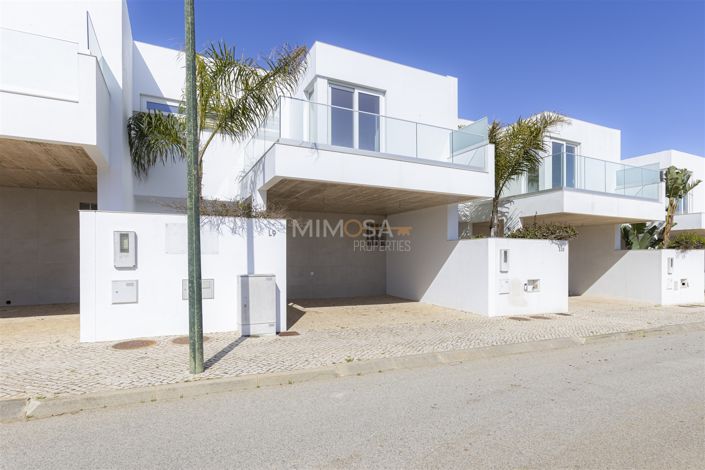 Image No.2-Propriété de 4 chambres à vendre à Vila do Bispo