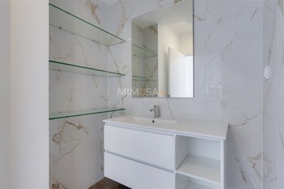 96f25252-4df5-4603-8091-a123cff8d45e