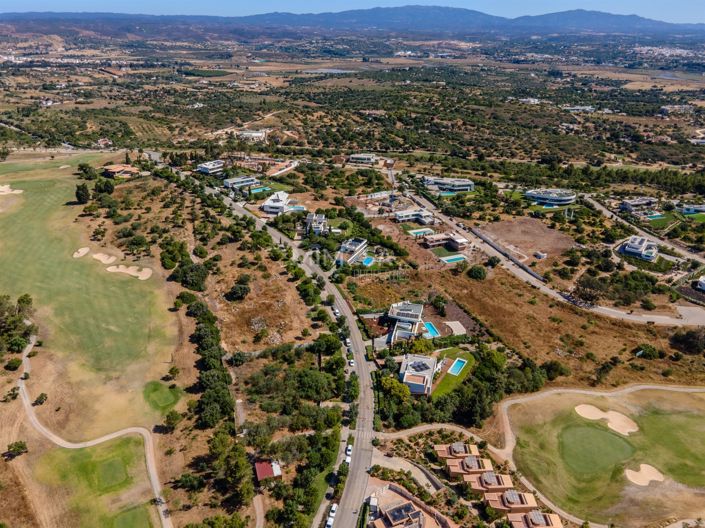 Image No.11-4 Bed Property for sale