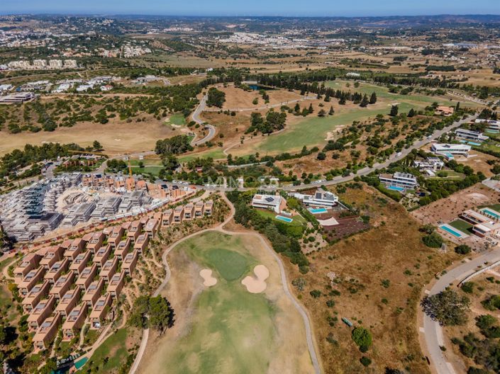 Image No.12-4 Bed Property for sale