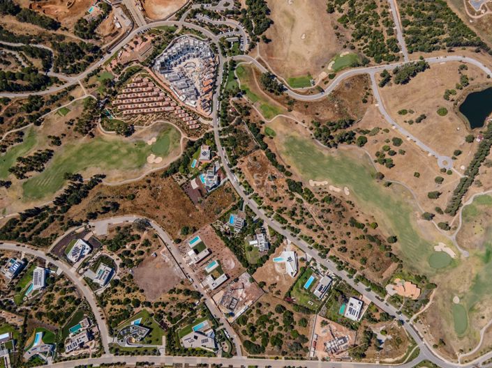 Image No.4-4 Bed Property for sale