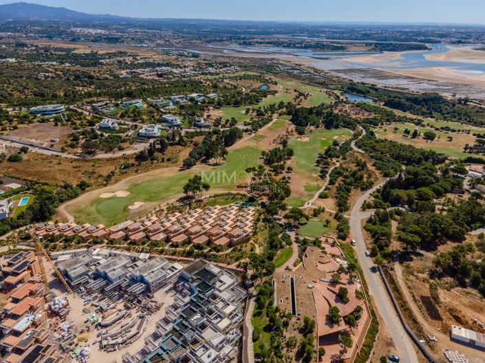 Image No.18-4 Bed House for sale