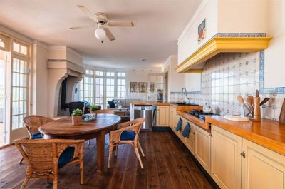 ef322526-f9ec-4d76-9928-48c376cdf725