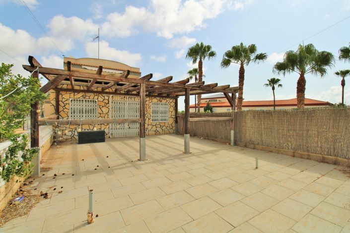 Image No.3-Commercial de 3 chambres à vendre à Villamartin