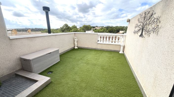 Image No.18-2 Bed Townhouse for sale