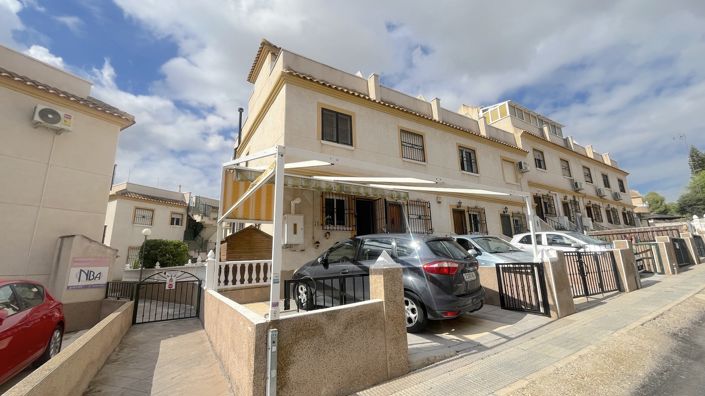 Image No.25-2 Bed Townhouse for sale