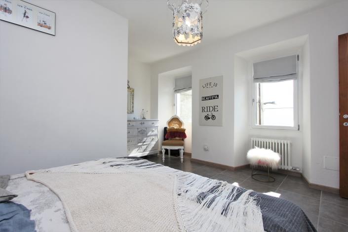 Image No.17-3 Bed House for sale