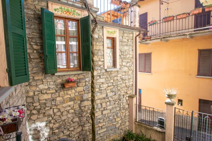 Image No.6-3 Bed House for sale