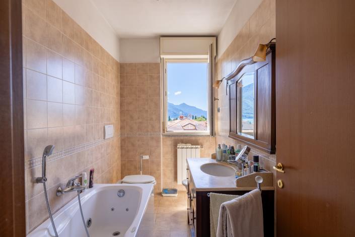 Image No.21-3 Bed Apartment for sale