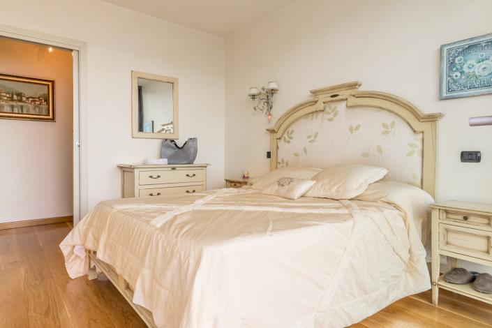 Image No.21-3 Bed Apartment for sale