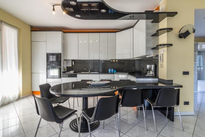 Image No.4-4 Bed Villa for sale