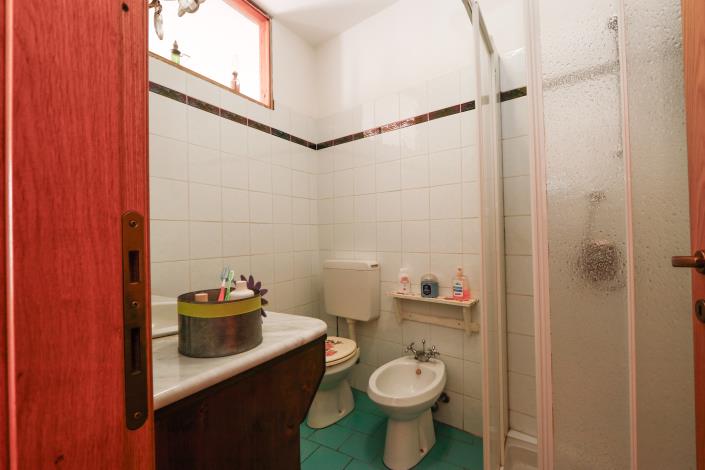 Image No.21-4 Bed House for sale