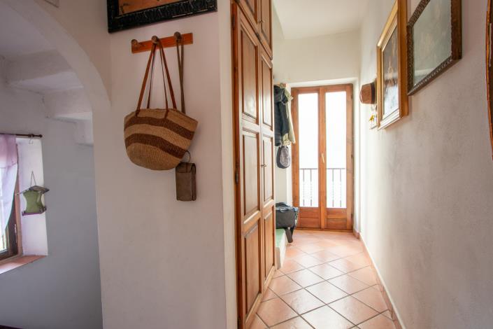 Image No.9-4 Bed House for sale