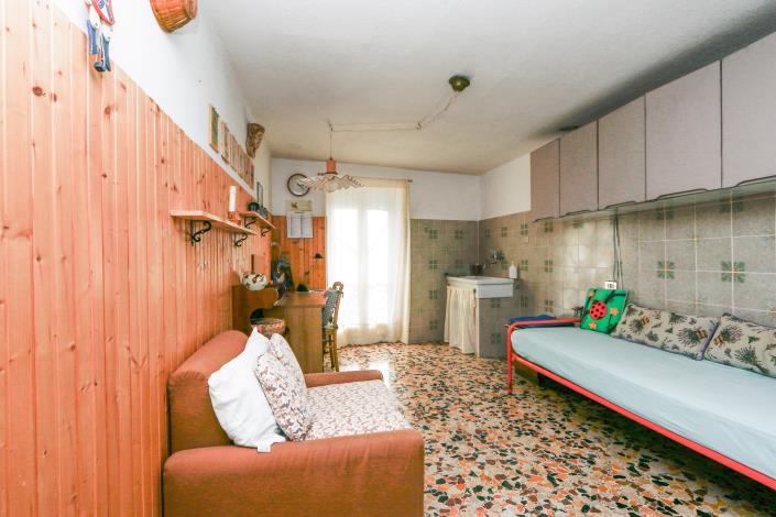 Image No.8-4 Bed House for sale