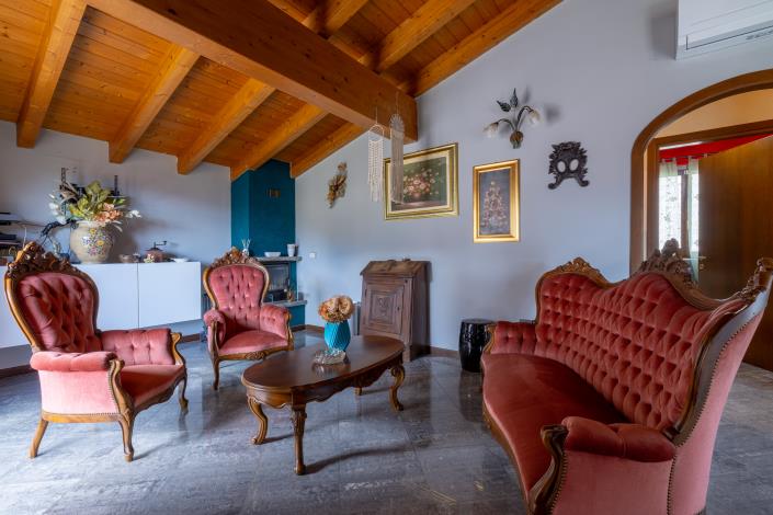 Image No.15-3 Bed House for sale