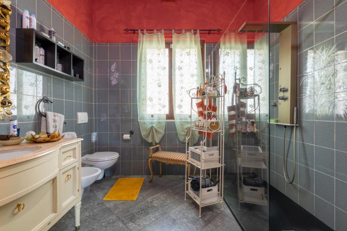 Image No.19-3 Bed House for sale