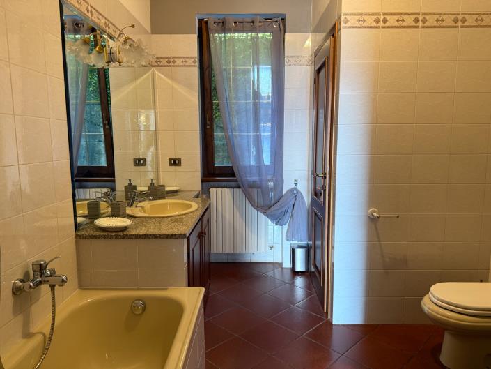 Image No.21-2 Bed Apartment for sale