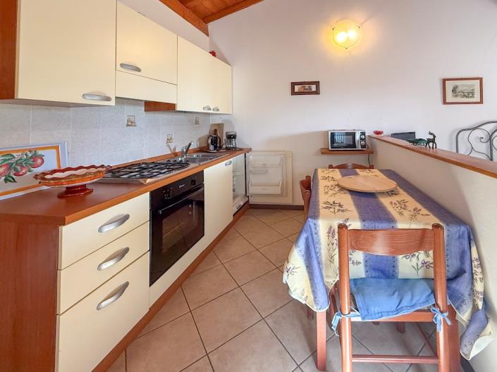 Image No.11-2 Bed House for sale